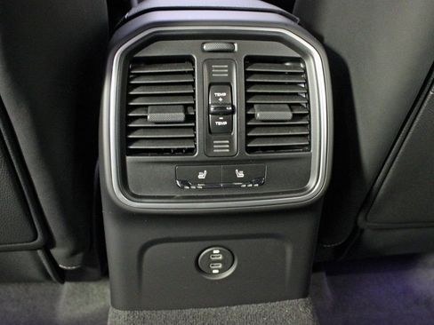 Certified 2026 Porsche Macan S AWD/4WD image 35