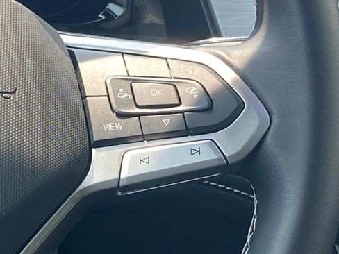 Certified 2025 Volkswagen Atlas Cross Sport SE w/ Panoramic Sunroof Package AWD/4WD image 7