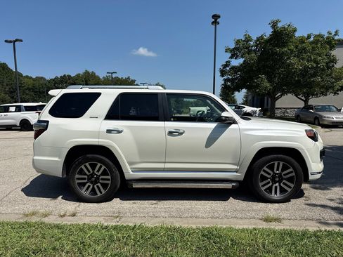 Used 2019 Toyota 4Runner Limited AWD/4WD image 4