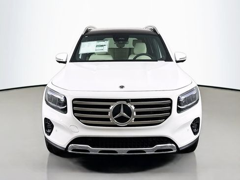 Used 2026 Mercedes-Benz GLB 250 4MATIC image 2