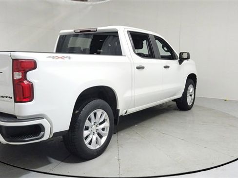 Used 2021 Chevrolet Silverado 1500 Custom w/ LPO, Dark Essentials Package image 5