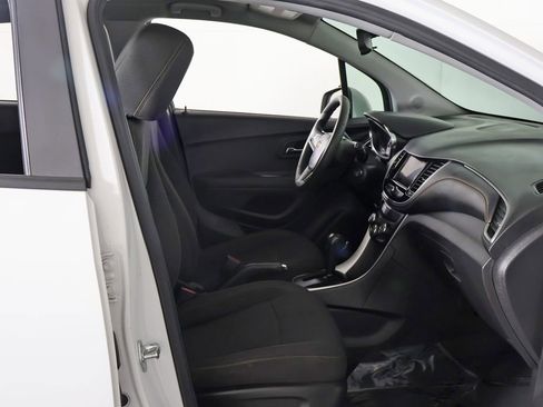 Used 2022 Chevrolet Trax LS image 22