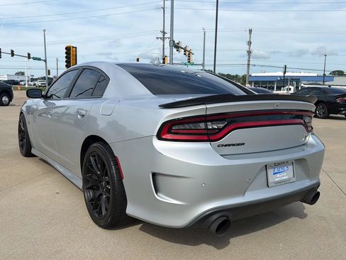 Used 2019 Dodge Charger Scat Pack w/ Dynamics Package RWD image 14