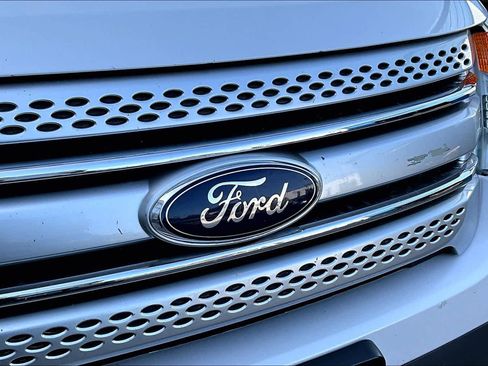 Used 2014 Ford Explorer XLT w/ Equipment Group 202A image 29