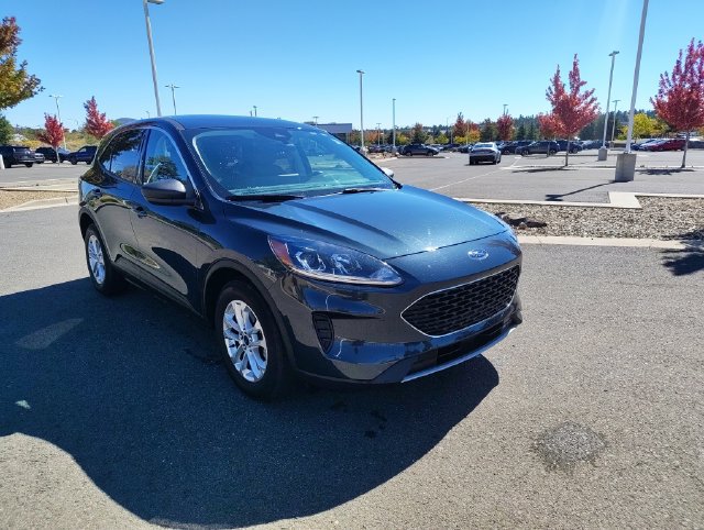 Used 2022 Ford Escape SE w/ Cold Weather Package FWD image 1