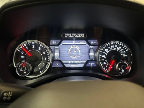 Used 2019 RAM 1500 Laramie AWD/4WD image 33