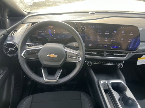 New 2026 Chevrolet Equinox EV LT image 5