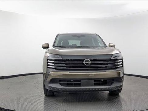 Used 2025 Nissan Kicks SV AWD/4WD image 12