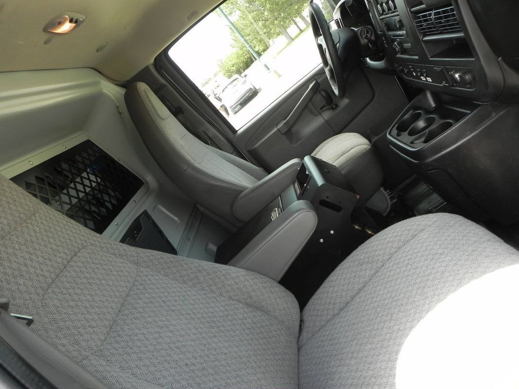 Used 2016 Chevrolet Express 3500 RWD image 16