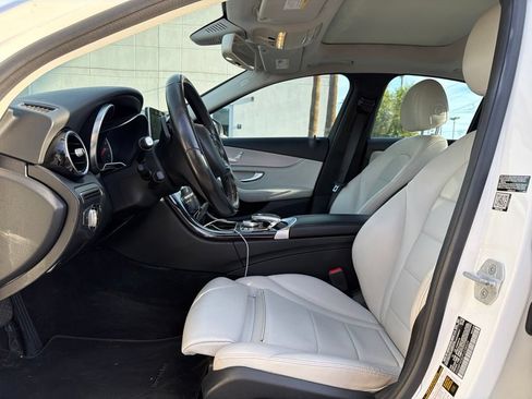 Used 2015 Mercedes-Benz C 300 4MATIC Sedan image 4