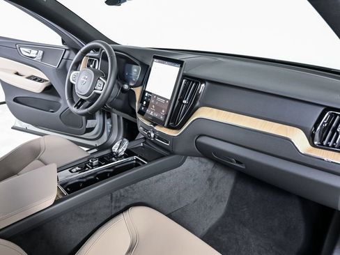 New 2026 Volvo XC60 B5 Plus w/ Protection Package Premier AWD/4WD image 22