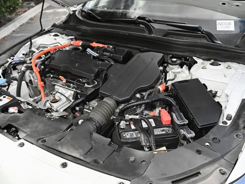 Used 2022 Honda Accord Touring image 16