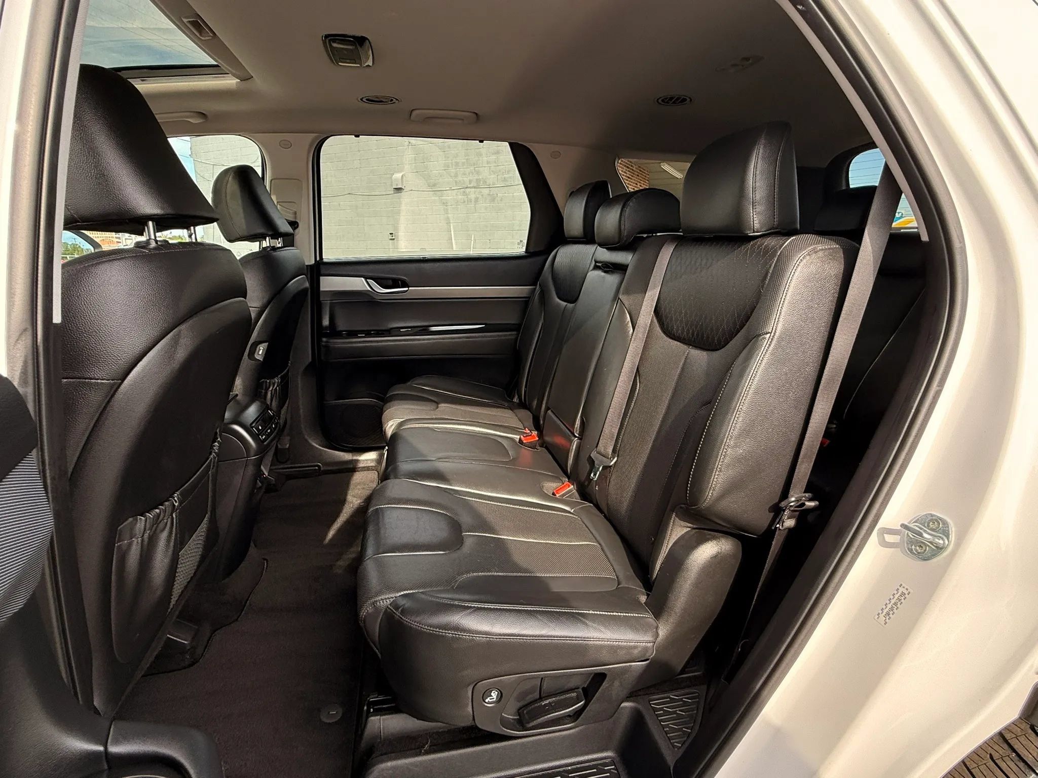 Used 2022 Hyundai Palisade SEL w/ 8P Bench Seat Package AWD/4WD image 11