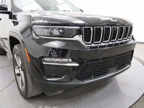 Used 2023 Jeep Grand Cherokee Limited w/ Luxury Tech Group II image 38