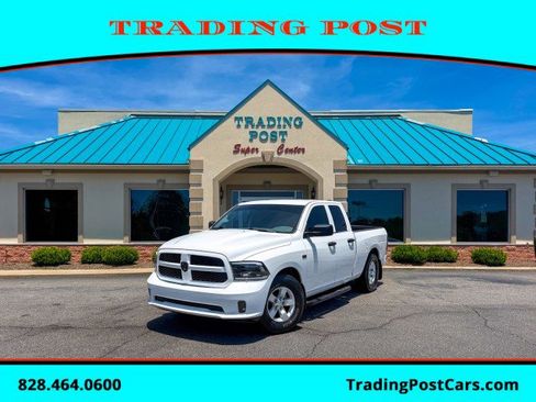 Used 2017 RAM 1500 Express RWD image 1