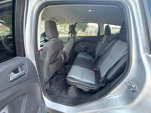Used 2019 Ford Escape SE FWD image 18