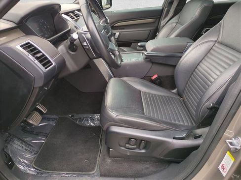 Used 2021 Land Rover Discovery S R-Dynamic AWD/4WD image 18