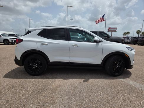 Used 2024 Buick Encore GX Sport Touring FWD image 9