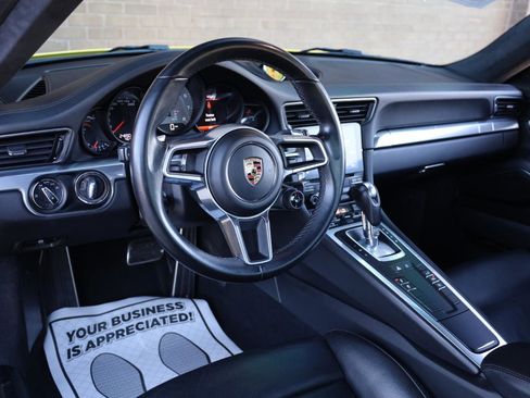 Used 2019 Porsche 911 Carrera 4S AWD/4WD image 17