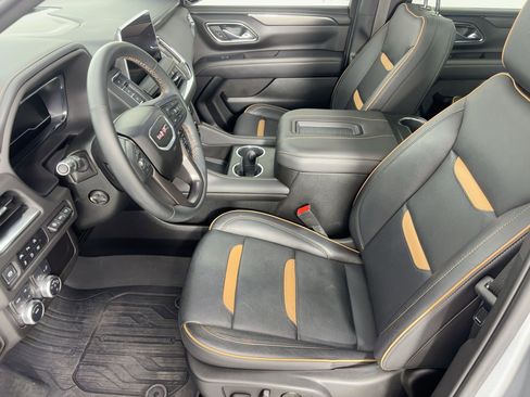 Used 2024 GMC Yukon AT4 w/ Technology Package image 5