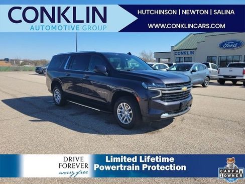 Used 2024 Chevrolet Suburban LT image 1