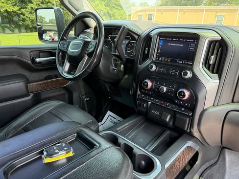 Used 2020 GMC Sierra 2500 Denali w/ Denali Ultimate Package AWD/4WD image 14