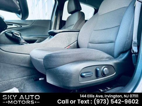 Used 2024 Chevrolet Malibu LT image 17