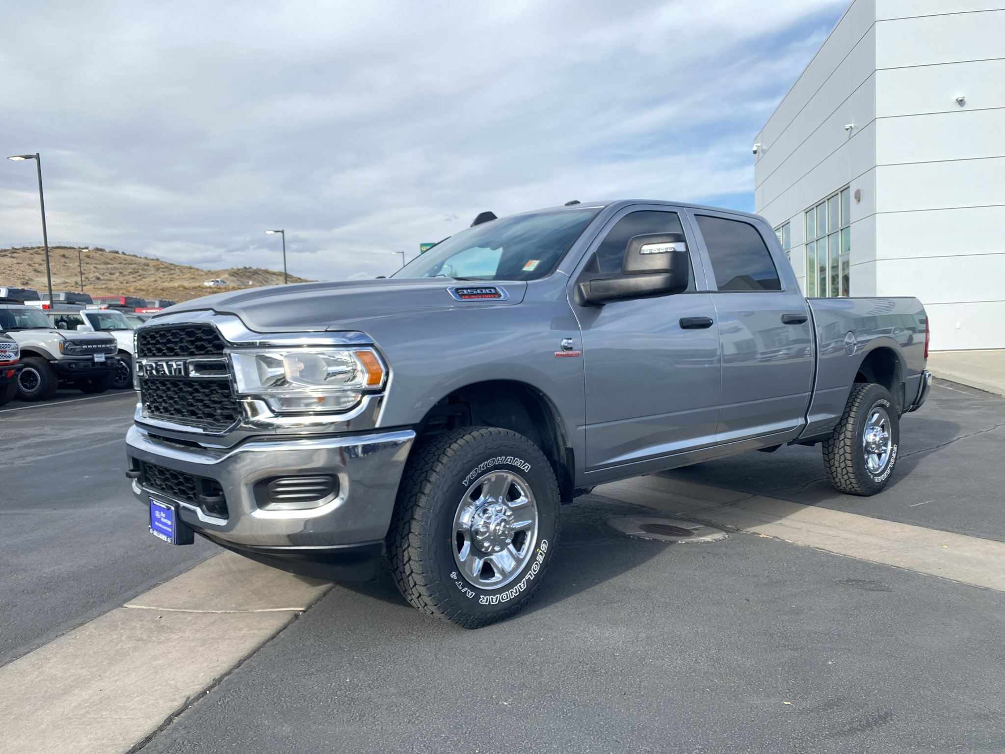 Used 2024 RAM 3500 Tradesman w/ Chrome Appearance Group AWD/4WD image 28