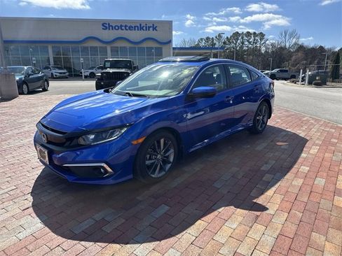 Used 2019 Honda Civic EX image 4