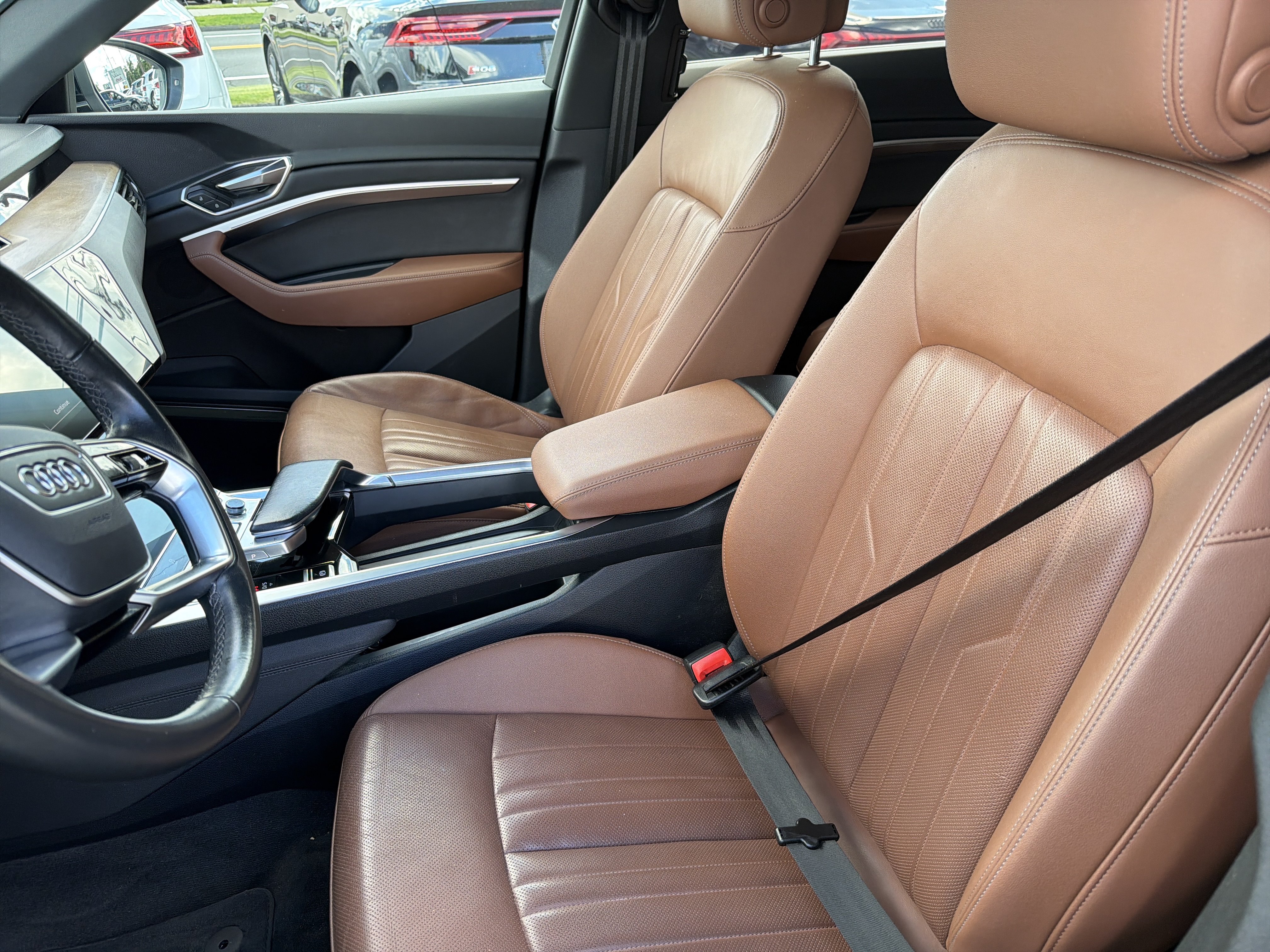 Used 2024 Audi Q8 e-tron Premium Plus AWD/4WD image 6