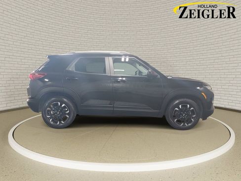 Used 2023 Chevrolet TrailBlazer LT w/ Convenience Package AWD/4WD image 4