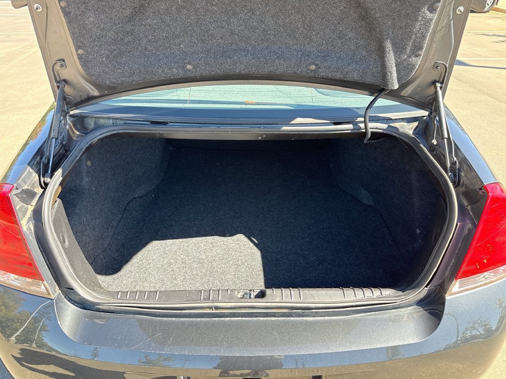 Used 2013 Chevrolet Impala LT w/ LT Sunroof Package FWD image 27