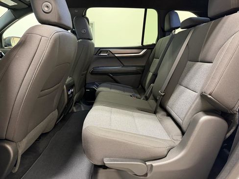 Used 2025 GMC Acadia Elevation FWD image 21