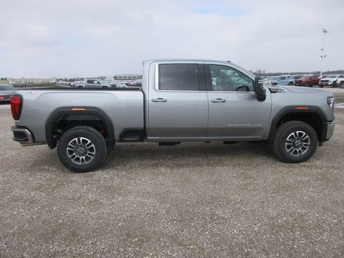New 2026 GMC Sierra 2500 SLE w/ SLE Value Package; image 2