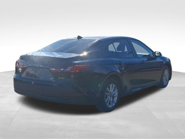 Used 2025 Toyota Camry LE FWD image 4