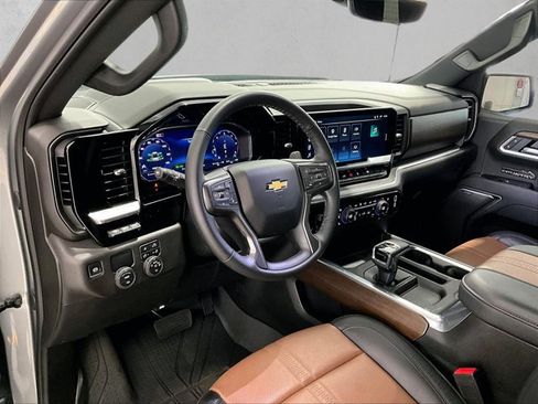 Used 2025 Chevrolet Silverado 1500 High Country w/ Technology Package RWD image 14