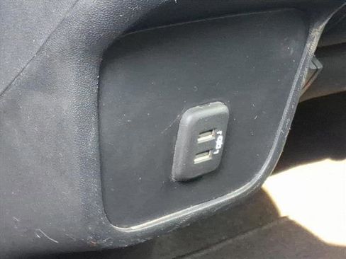 Used 2022 GMC Terrain SLE w/ Driver Convenience Package image 11