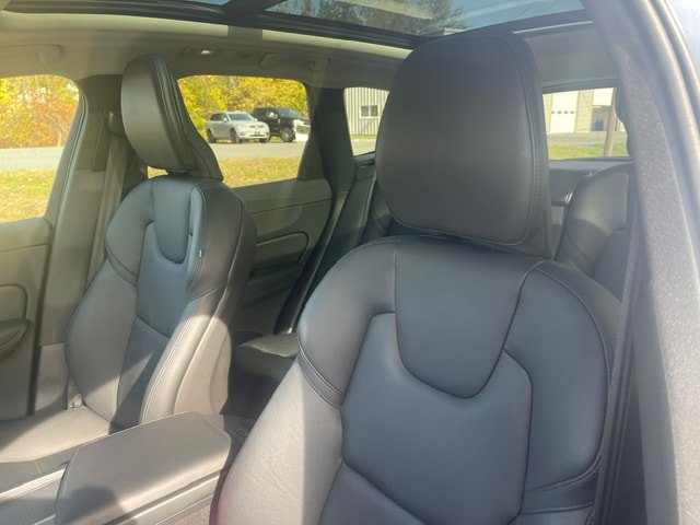 Used 2024 Volvo XC60 B5 Core w/ Protection Package Premier AWD/4WD image 16