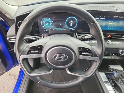 Used 2023 Hyundai Elantra SEL w/ Convenience Package image 17