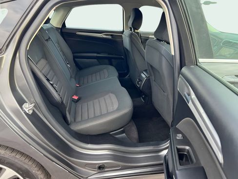 Used 2020 Ford Fusion SE image 15