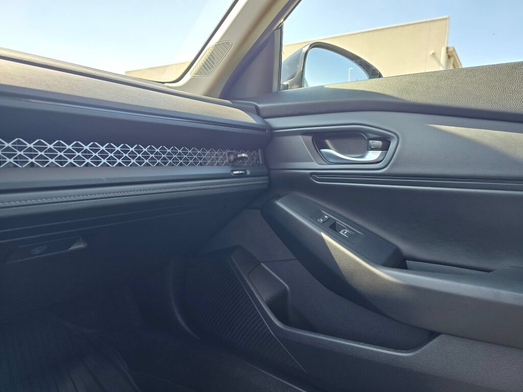 Used 2025 Honda Accord SE image 28