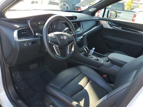 Used 2025 Cadillac XT5 Premium Luxury image 15