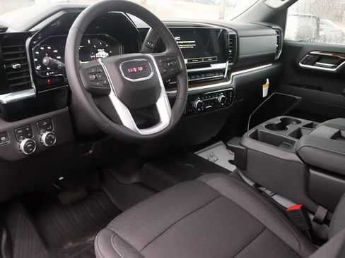 New 2025 GMC Sierra 1500 SLE image 12