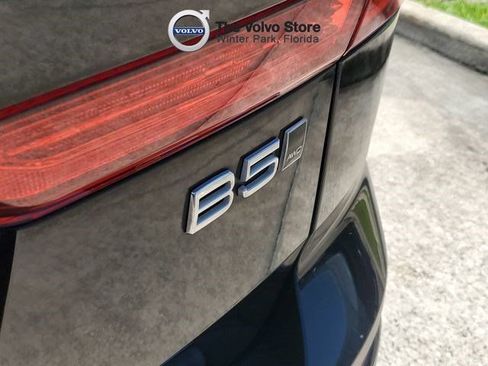 Certified 2024 Volvo XC60 B5 Plus w/ Protection Package Premier AWD/4WD image 8