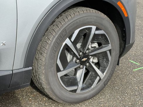 New 2026 Chevrolet Equinox EV LT image 35