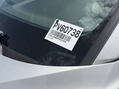 Used 2023 Volvo XC40 B5 Plus w/ Protection Package Premier AWD/4WD image 31
