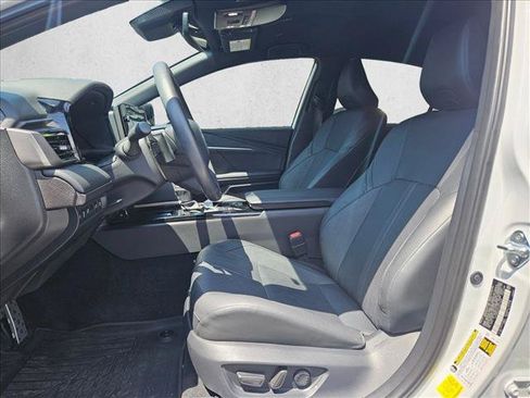 Used 2025 Toyota Camry XSE FWD image 11