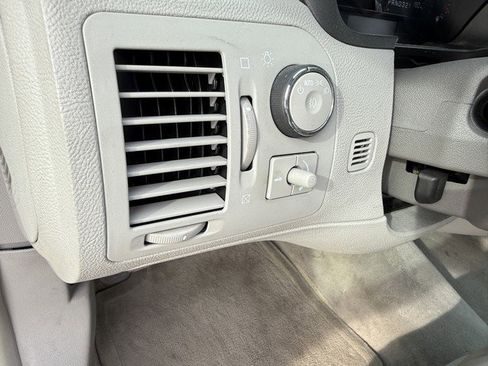 Used 2009 Cadillac DTS w/ Trunk Convenience Package image 15