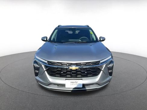 Used 2025 Chevrolet Trax LT image 4