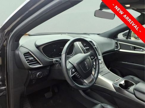 Used 2019 Lincoln Nautilus Premier AWD/4WD image 11
